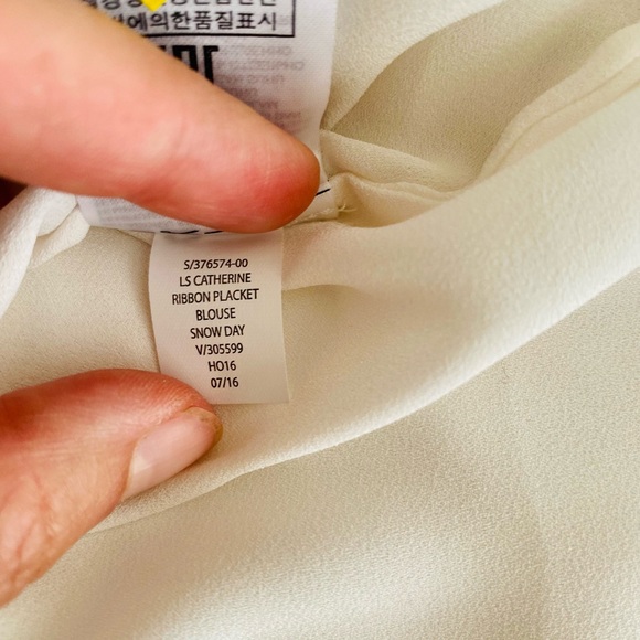 Banana Republic Ribbon blouse. Black and off-white. Size M. New w/tags. - Picture 8 of 10